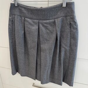 Akris Punto Light Gray Skirt with Pleats - Size 8